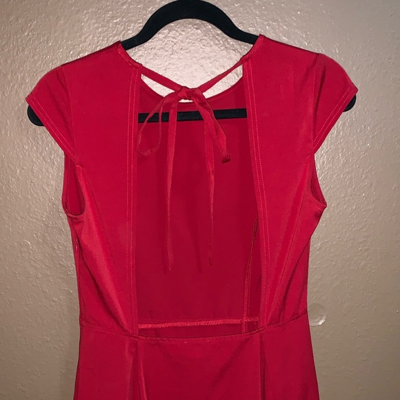 Backless little red dress - Picture 2 of 2